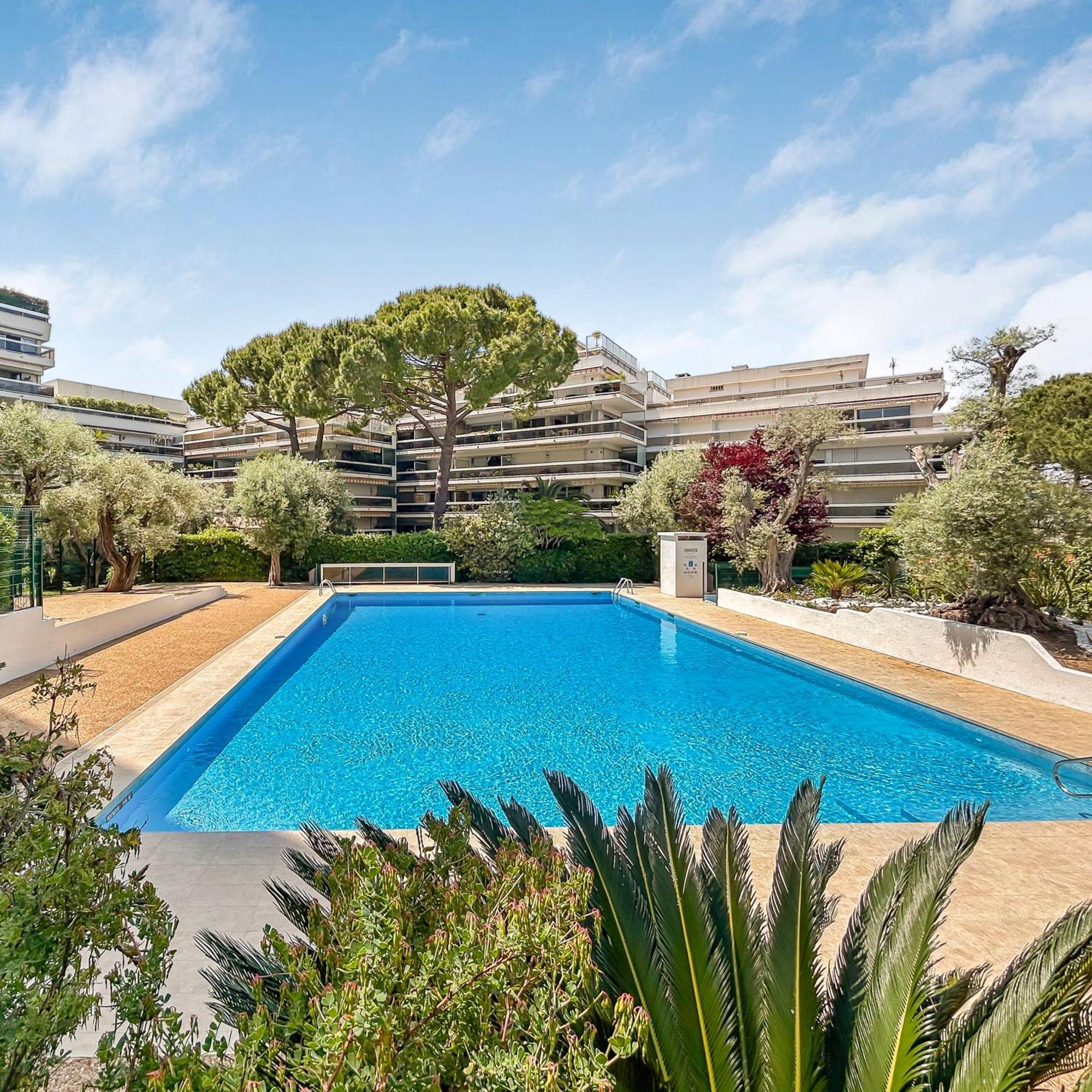 Joli Studio 4Pers Piscine Tout Confort Juan-les-Pins Eksteriør billede